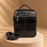 کیف دوشی مردانه چرمی کروکو مشکی آوش چرم